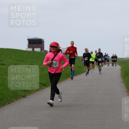 04.05.2025 - 8. Wedeler Halbmarathon Yannick Fuchs http://msf.ph/oto/7832317 04.05.2025 11:21:06 Laufen 512 meine-sportfotos.de