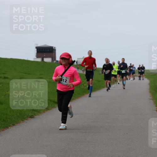 04.05.2025 - 8. Wedeler Halbmarathon Yannick Fuchs http://msf.ph/oto/7832319 04.05.2025 11:21:06 Laufen 12 meine-sportfotos.de