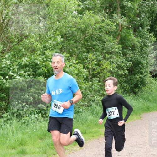 04.05.2025 - 8. Wedeler Halbmarathon Lena Gebhardt http://msf.ph/oto/7832322 04.05.2025 11:19:50 Laufen 228, 227 meine-sportfotos.de