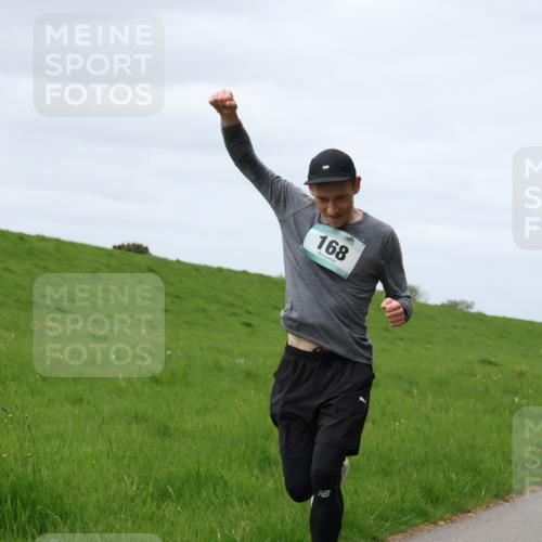 04.05.2025 - 8. Wedeler Halbmarathon Yannick Fuchs http://msf.ph/oto/7832339 04.05.2025 11:41:19 Laufen 168 meine-sportfotos.de