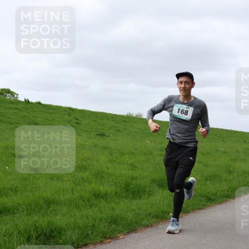 04.05.2025 - 8. Wedeler Halbmarathon Yannick Fuchs http://msf.ph/oto/7832370 04.05.2025 11:41:20 Laufen 168 meine-sportfotos.de