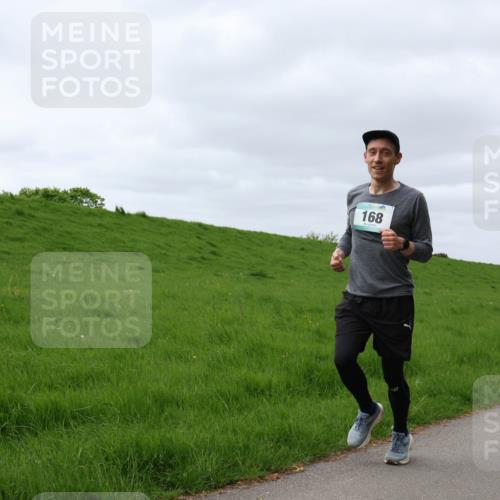 04.05.2025 - 8. Wedeler Halbmarathon Yannick Fuchs http://msf.ph/oto/7832377 04.05.2025 11:41:20 Laufen 168 meine-sportfotos.de
