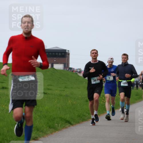 04.05.2025 - 8. Wedeler Halbmarathon Yannick Fuchs http://msf.ph/oto/7832470 04.05.2025 11:21:13 Laufen 367, 699 meine-sportfotos.de
