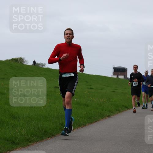 04.05.2025 - 8. Wedeler Halbmarathon Yannick Fuchs http://msf.ph/oto/7832493 04.05.2025 11:21:14 Laufen 367 meine-sportfotos.de