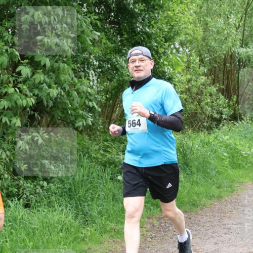04.05.2025 - 8. Wedeler Halbmarathon Lena Gebhardt http://msf.ph/oto/7832496 04.05.2025 11:20:04 Laufen 564 meine-sportfotos.de