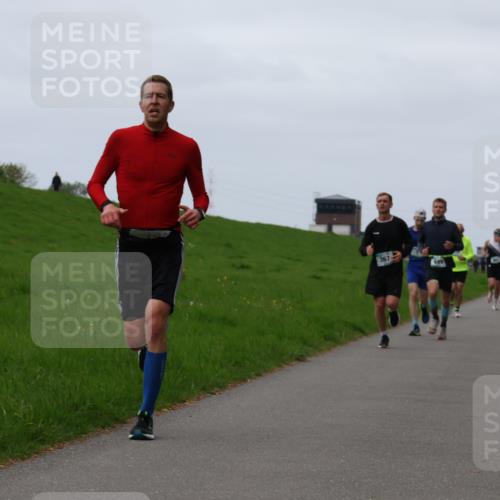 04.05.2025 - 8. Wedeler Halbmarathon Yannick Fuchs http://msf.ph/oto/7832499 04.05.2025 11:21:14 Laufen 367, 699 meine-sportfotos.de
