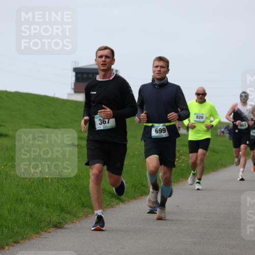 04.05.2025 - 8. Wedeler Halbmarathon Yannick Fuchs http://msf.ph/oto/7832518 04.05.2025 11:21:15 Laufen 367, 699, 23, 820, 820, 863, 640 meine-sportfotos.de