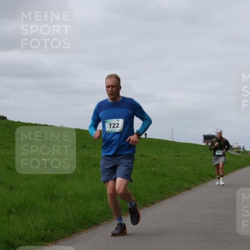 04.05.2025 - 8. Wedeler Halbmarathon Yannick Fuchs http://msf.ph/oto/7832519 04.05.2025 11:41:30 Laufen 722, 1013 meine-sportfotos.de