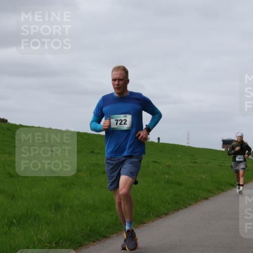 04.05.2025 - 8. Wedeler Halbmarathon Yannick Fuchs http://msf.ph/oto/7832523 04.05.2025 11:41:30 Laufen 722, 1013 meine-sportfotos.de