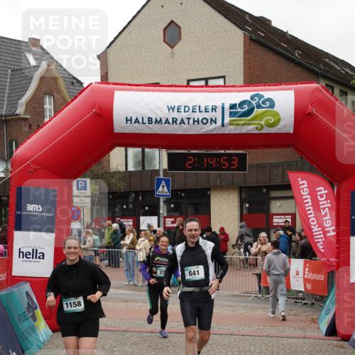 04.05.2025 - 8. Wedeler Halbmarathon Felixshl http://msf.ph/oto/7832524 04.05.2025 12:14:51 Ziel 274, 641, 1158 meine-sportfotos.de