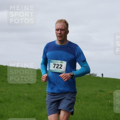 04.05.2025 - 8. Wedeler Halbmarathon Yannick Fuchs http://msf.ph/oto/7832534 04.05.2025 11:41:31 Laufen 722 meine-sportfotos.de