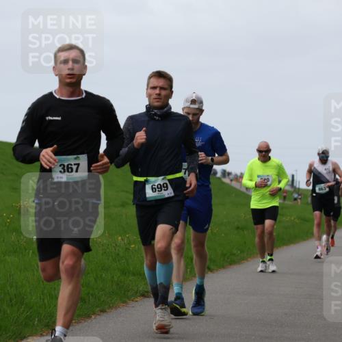 04.05.2025 - 8. Wedeler Halbmarathon Yannick Fuchs http://msf.ph/oto/7832605 04.05.2025 11:21:18 Laufen 367, 8, 89, 699, 23, 620, 863 meine-sportfotos.de