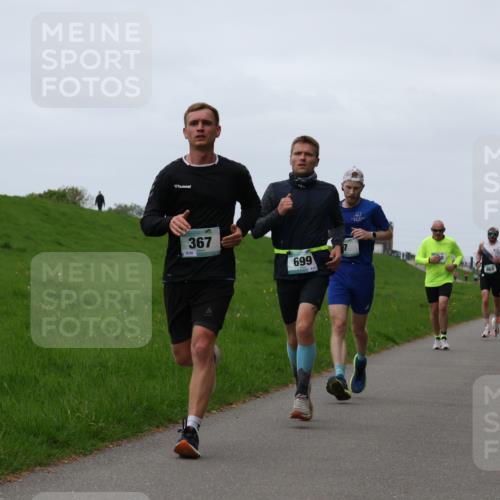 04.05.2025 - 8. Wedeler Halbmarathon Yannick Fuchs http://msf.ph/oto/7832625 04.05.2025 11:21:19 Laufen 367, 699 meine-sportfotos.de
