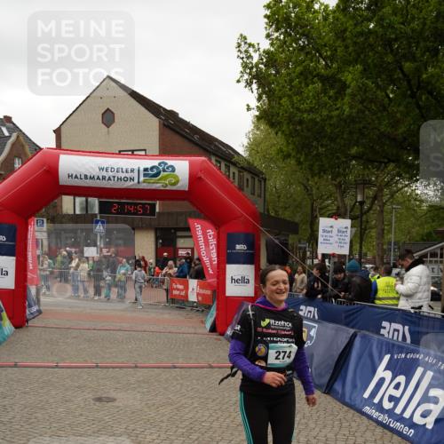 04.05.2025 - 8. Wedeler Halbmarathon Felixshl http://msf.ph/oto/7832642 04.05.2025 12:14:55 Ziel 274, 641, 1158 meine-sportfotos.de