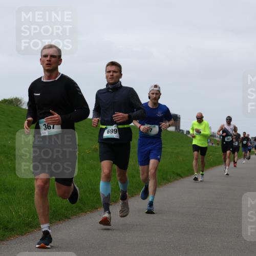 04.05.2025 - 8. Wedeler Halbmarathon Yannick Fuchs http://msf.ph/oto/7832643 04.05.2025 11:21:19 Laufen 367, 889, 699, 23, 863 meine-sportfotos.de