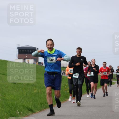 04.05.2025 - 8. Wedeler Halbmarathon Yannick Fuchs http://msf.ph/oto/7832660 04.05.2025 11:41:39 Laufen 842, 55, 467, 398, 256 meine-sportfotos.de