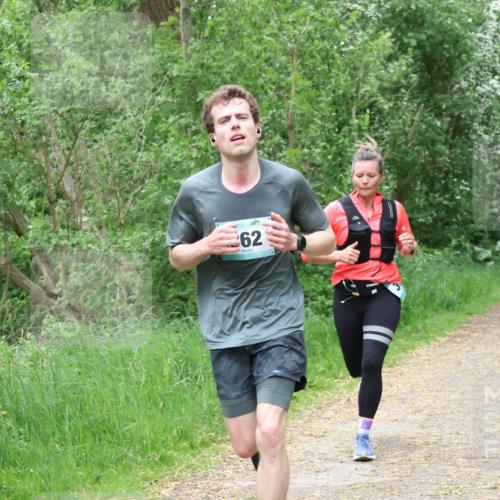 04.05.2025 - 8. Wedeler Halbmarathon Lena Gebhardt http://msf.ph/oto/7832701 04.05.2025 11:20:26 Laufen 62 meine-sportfotos.de