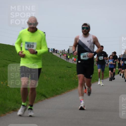 04.05.2025 - 8. Wedeler Halbmarathon Yannick Fuchs http://msf.ph/oto/7832717 04.05.2025 11:21:22 Laufen 820, 863, 394, 1052, 1211 meine-sportfotos.de