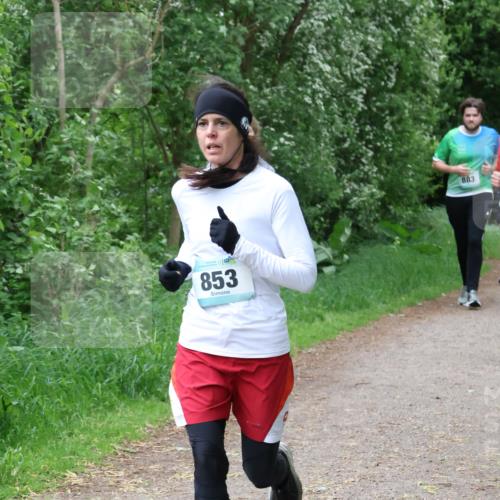 04.05.2025 - 8. Wedeler Halbmarathon Lena Gebhardt http://msf.ph/oto/7832747 04.05.2025 11:20:33 Laufen 853, 883 meine-sportfotos.de
