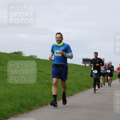 04.05.2025 - 8. Wedeler Halbmarathon Yannick Fuchs http://msf.ph/oto/7832757 04.05.2025 11:41:43 Laufen 842, 467 meine-sportfotos.de