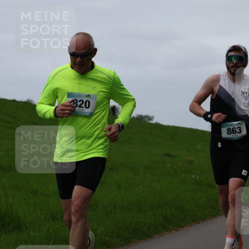 04.05.2025 - 8. Wedeler Halbmarathon Yannick Fuchs http://msf.ph/oto/7832786 04.05.2025 11:21:26 Laufen 820, 22, 863, 840 meine-sportfotos.de