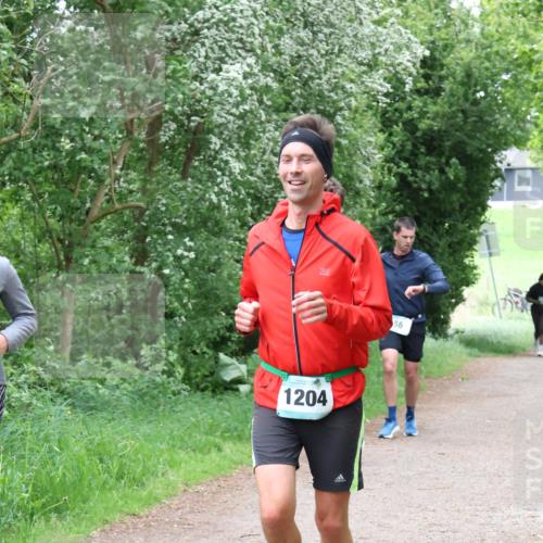 04.05.2025 - 8. Wedeler Halbmarathon Lena Gebhardt http://msf.ph/oto/7832787 04.05.2025 11:20:35 Laufen 1204, 56 meine-sportfotos.de