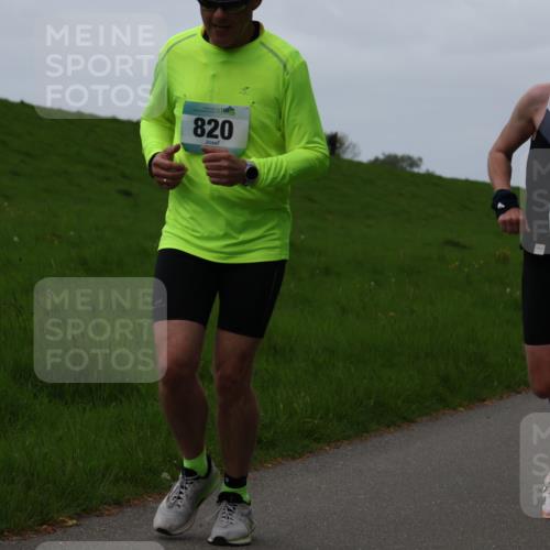 04.05.2025 - 8. Wedeler Halbmarathon Yannick Fuchs http://msf.ph/oto/7832791 04.05.2025 11:21:26 Laufen 820, 863, 22 meine-sportfotos.de