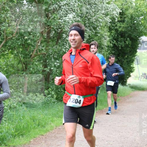 04.05.2025 - 8. Wedeler Halbmarathon Lena Gebhardt http://msf.ph/oto/7832796 04.05.2025 11:20:35 Laufen 1204, 56 meine-sportfotos.de