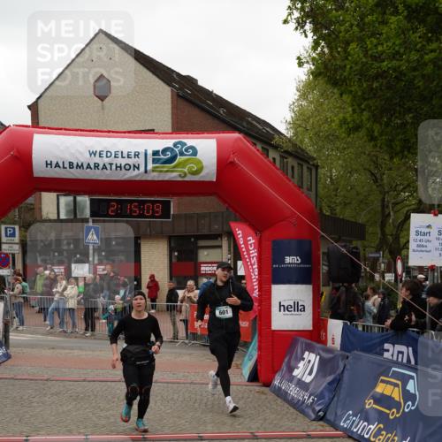 04.05.2025 - 8. Wedeler Halbmarathon Felixshl http://msf.ph/oto/7832806 04.05.2025 12:15:07 Ziel 271, 296, 601 meine-sportfotos.de