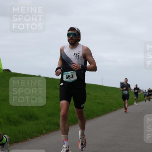 04.05.2025 - 8. Wedeler Halbmarathon Yannick Fuchs http://msf.ph/oto/7832808 04.05.2025 11:21:27 Laufen 820, 863, 22 meine-sportfotos.de