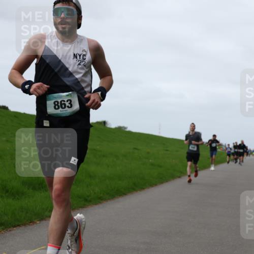 04.05.2025 - 8. Wedeler Halbmarathon Yannick Fuchs http://msf.ph/oto/7832829 04.05.2025 11:21:27 Laufen 863, 22 meine-sportfotos.de