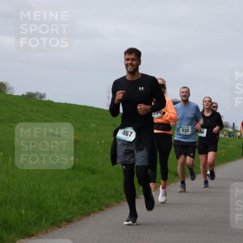 04.05.2025 - 8. Wedeler Halbmarathon Yannick Fuchs http://msf.ph/oto/7832834 04.05.2025 11:41:46 Laufen 467, 59, 233, 98, 256 meine-sportfotos.de