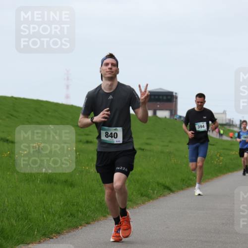 04.05.2025 - 8. Wedeler Halbmarathon Yannick Fuchs http://msf.ph/oto/7832850 04.05.2025 11:21:28 Laufen 840, 60, 226, 394, 1062, 1211 meine-sportfotos.de