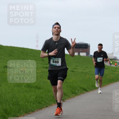 04.05.2025 - 8. Wedeler Halbmarathon Yannick Fuchs http://msf.ph/oto/7832852 04.05.2025 11:21:28 Laufen 840, 60, 226, 394 meine-sportfotos.de
