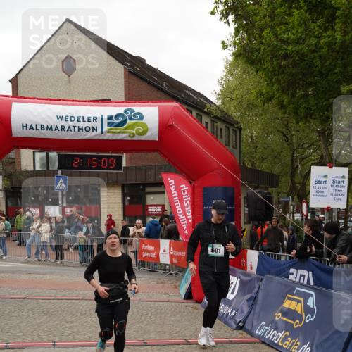 04.05.2025 - 8. Wedeler Halbmarathon Felixshl http://msf.ph/oto/7832854 04.05.2025 12:15:07 Ziel 271, 296, 601 meine-sportfotos.de