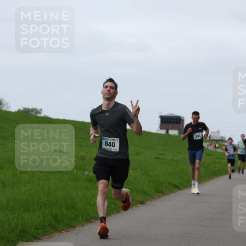 04.05.2025 - 8. Wedeler Halbmarathon Yannick Fuchs http://msf.ph/oto/7832877 04.05.2025 11:21:29 Laufen 840, 226, 394 meine-sportfotos.de