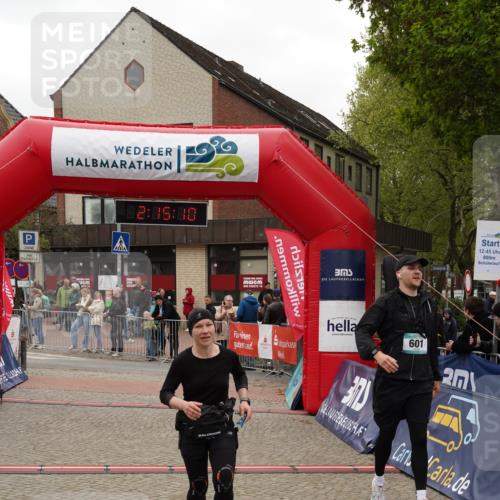 04.05.2025 - 8. Wedeler Halbmarathon Felixshl http://msf.ph/oto/7832886 04.05.2025 12:15:08 Ziel 271, 296, 601 meine-sportfotos.de