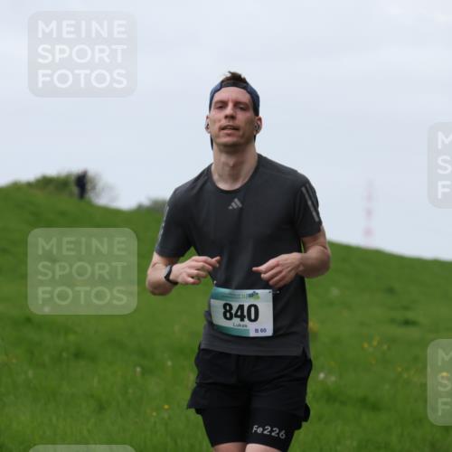 04.05.2025 - 8. Wedeler Halbmarathon Yannick Fuchs http://msf.ph/oto/7832887 04.05.2025 11:21:29 Laufen 840, 60, 226 meine-sportfotos.de