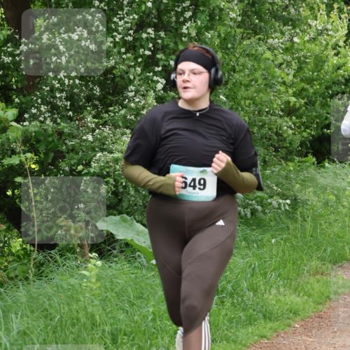 04.05.2025 - 8. Wedeler Halbmarathon Lena Gebhardt http://msf.ph/oto/7832889 04.05.2025 11:20:43 Laufen 649 meine-sportfotos.de