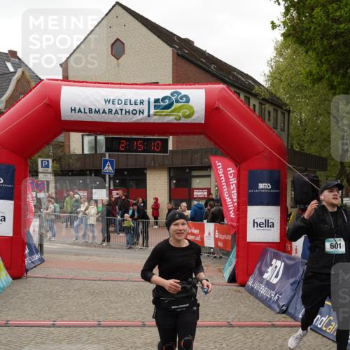 04.05.2025 - 8. Wedeler Halbmarathon Felixshl http://msf.ph/oto/7832897 04.05.2025 12:15:08 Ziel 271, 296, 601 meine-sportfotos.de
