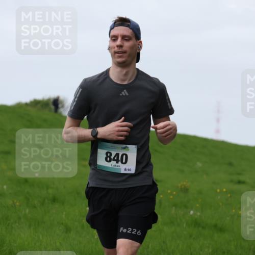 04.05.2025 - 8. Wedeler Halbmarathon Yannick Fuchs http://msf.ph/oto/7832898 04.05.2025 11:21:30 Laufen 840, 60, 226 meine-sportfotos.de