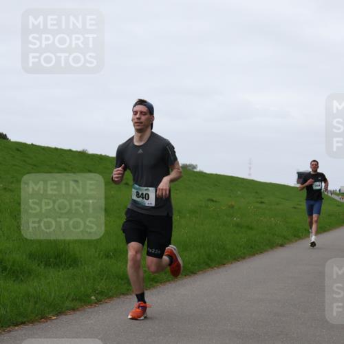 04.05.2025 - 8. Wedeler Halbmarathon Yannick Fuchs http://msf.ph/oto/7832919 04.05.2025 11:21:30 Laufen 840, 226, 1211 meine-sportfotos.de
