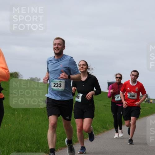 04.05.2025 - 8. Wedeler Halbmarathon Yannick Fuchs http://msf.ph/oto/7832925 04.05.2025 11:41:50 Laufen 555, 233, 256, 317, 198 meine-sportfotos.de