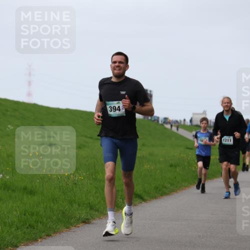 04.05.2025 - 8. Wedeler Halbmarathon Yannick Fuchs http://msf.ph/oto/7832929 04.05.2025 11:21:31 Laufen 394, 10, 1211, 657 meine-sportfotos.de