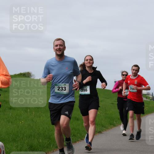 04.05.2025 - 8. Wedeler Halbmarathon Yannick Fuchs http://msf.ph/oto/7832932 04.05.2025 11:41:50 Laufen 559, 233, 398, 256 meine-sportfotos.de