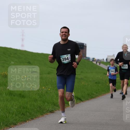 04.05.2025 - 8. Wedeler Halbmarathon Yannick Fuchs http://msf.ph/oto/7832941 04.05.2025 11:21:31 Laufen 394, 1062, 1211, 657 meine-sportfotos.de