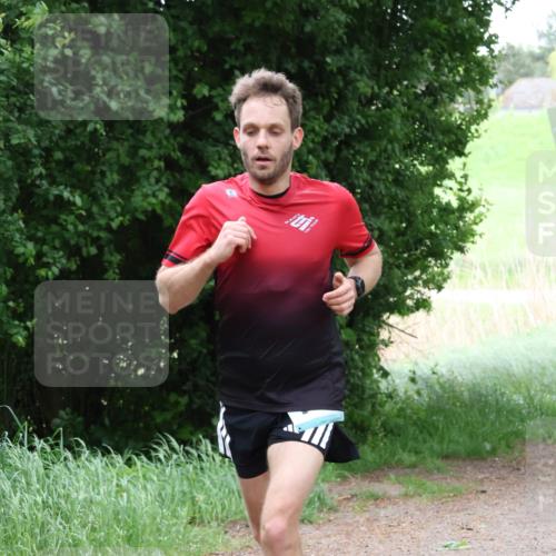 04.05.2025 - 8. Wedeler Halbmarathon Lena Gebhardt http://msf.ph/oto/7832971 04.05.2025 11:20:53 Laufen  meine-sportfotos.de