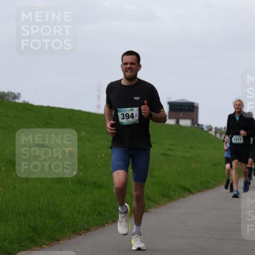 04.05.2025 - 8. Wedeler Halbmarathon Yannick Fuchs http://msf.ph/oto/7832978 04.05.2025 11:21:33 Laufen 394, 1211 meine-sportfotos.de