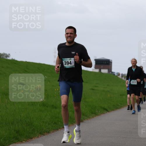 04.05.2025 - 8. Wedeler Halbmarathon Yannick Fuchs http://msf.ph/oto/7832981 04.05.2025 11:21:33 Laufen 394, 1211 meine-sportfotos.de