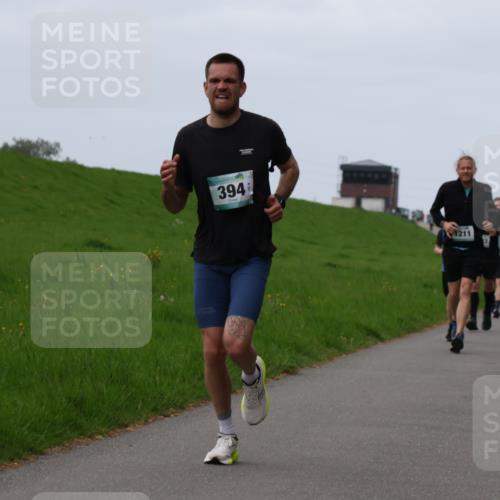 04.05.2025 - 8. Wedeler Halbmarathon Yannick Fuchs http://msf.ph/oto/7832991 04.05.2025 11:21:33 Laufen 394, 1211 meine-sportfotos.de